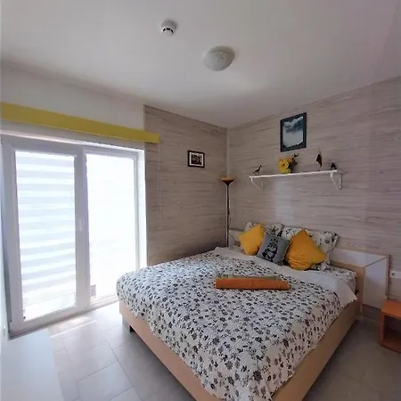 Apartamento Geltoni Apartamentai