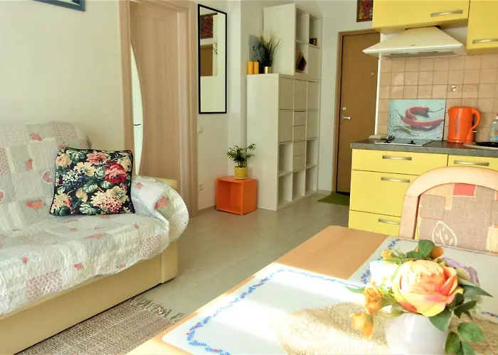 Geltoni Apartamentai