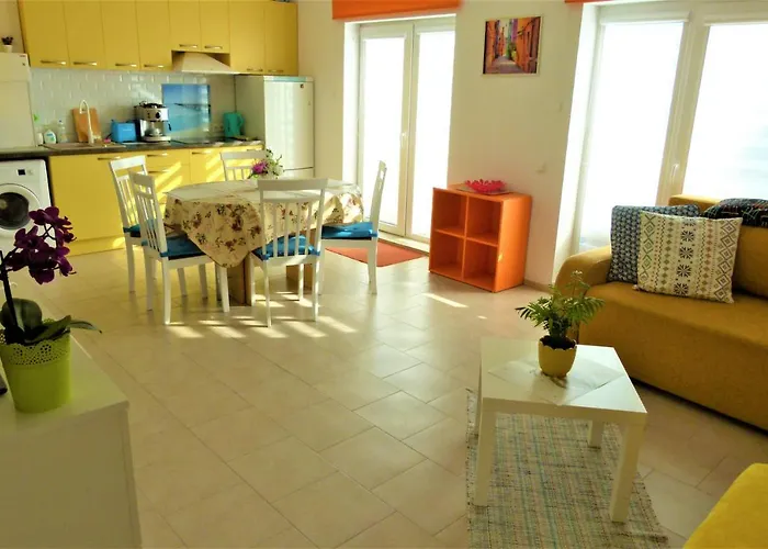 Geltoni Apartamentai * Паланга