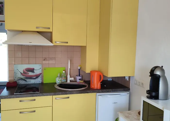 Geltoni Apartamentai Apartament